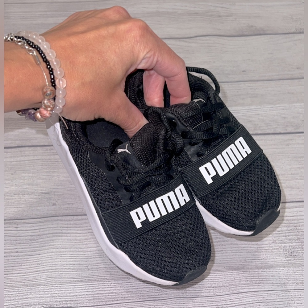 Toddler- Puma sneakers- 11.5 - Black White Logo -